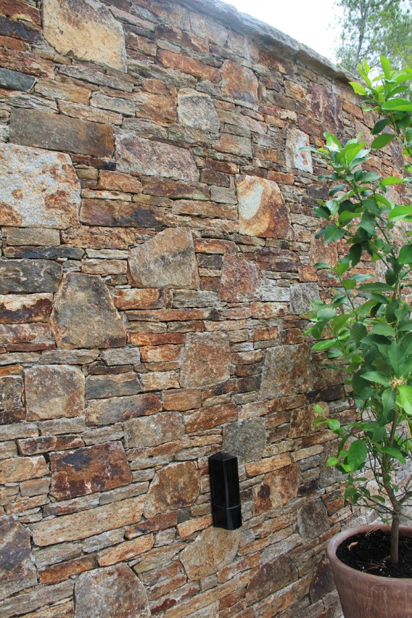 Pierre à bâtir gneiss des Martys