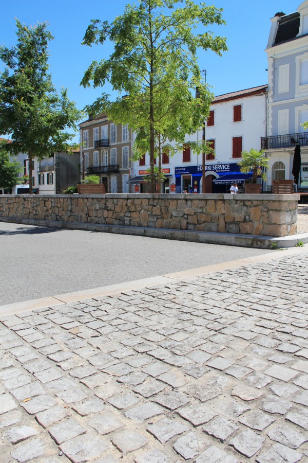 Saint Palais Calcaire du Causse Pavés éclatés 