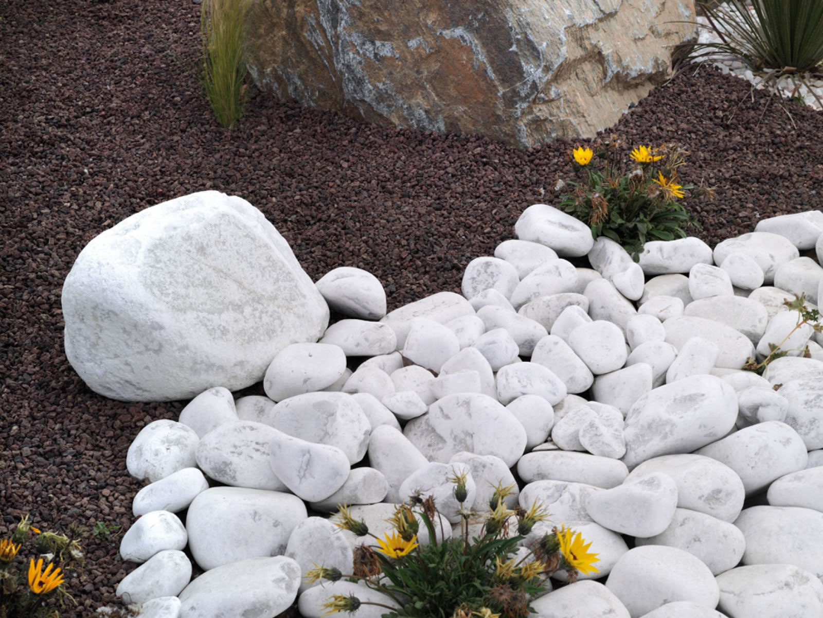 galet décoratif géant gran - Terrasse et jardin - Le Crès