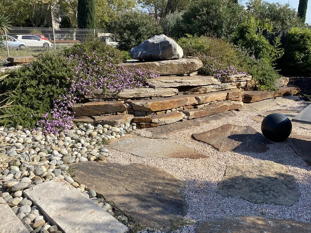 GRANDES DALLES GNEISS AGENCE AVIGNON 2 Copier