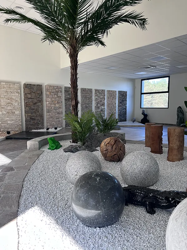 SPHERES GRANIT ET MARBRE NOIR ET SPHERE TECK ALBI