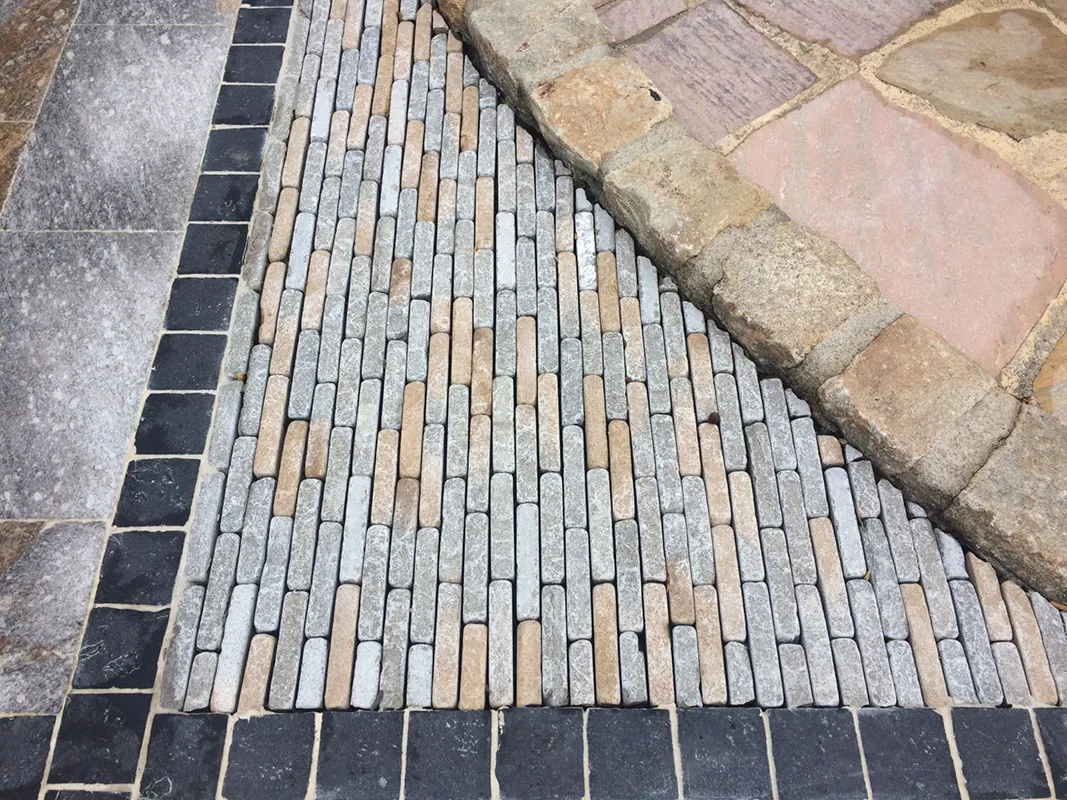 expo grimaud calade calcaire du causse vieilli