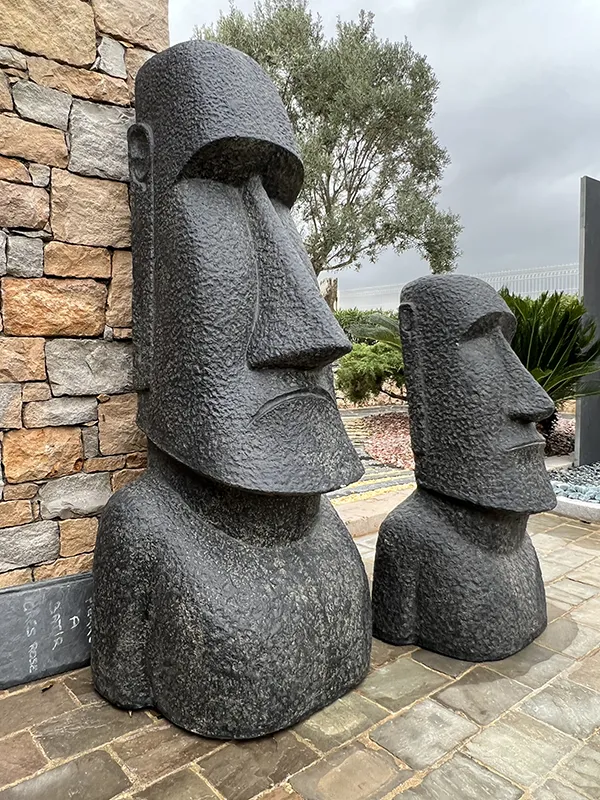 expo grimaud octobre 2022 moai beton 15