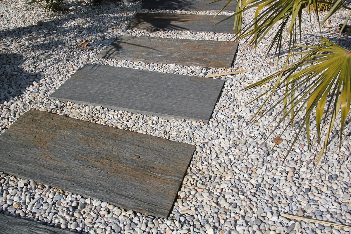 plaques ardoise 50x80 rustrique et granulats marbre blanc2