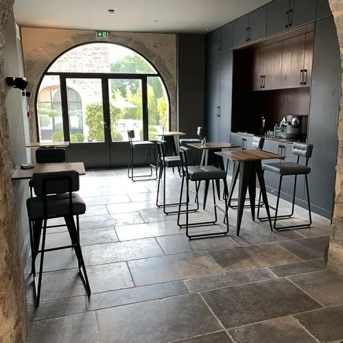 CHANTIER PEZENAS CALCAIRE DU CAUSSE VIEILLI TEINTES MELANGEES