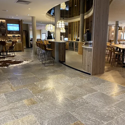 Gneiss du caroux Dessus adouci et barrettes gneiss eclatees 28